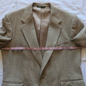 Vintage Eagle Clothes‎ brand Beige herringbone sport jacket with leather buttons